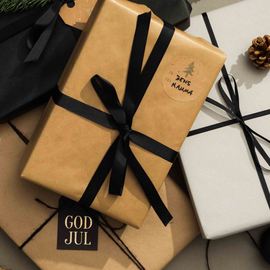 Tillkassan_Juletikett_guld_7