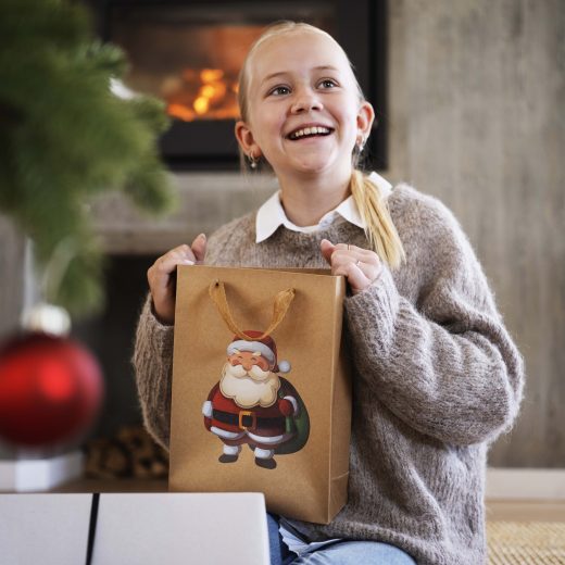 Julklappspåsar med klassiska tomtemotiv